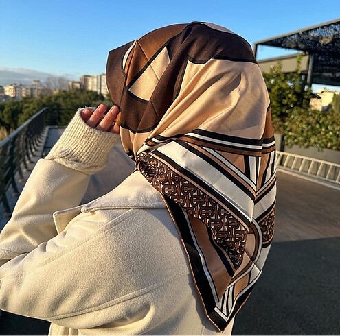 Burberry kahve eşarp