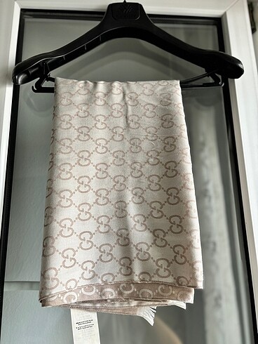 Çift taraflı Gucci şal