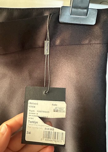 Network Siyah Drapeli Mini Saten Etek - Görsel 3