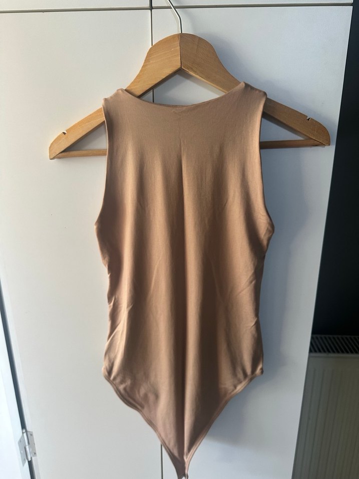 Stradivarius Bej Sade Yüksek Yakalı Body - Görsel 5