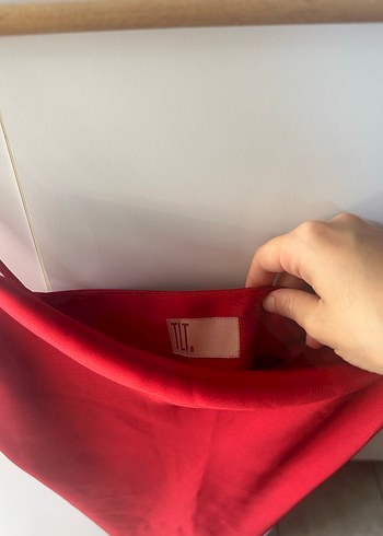 The Latest Thing Kırmızı Drapeli Midi Saten Elbise - Görsel 5