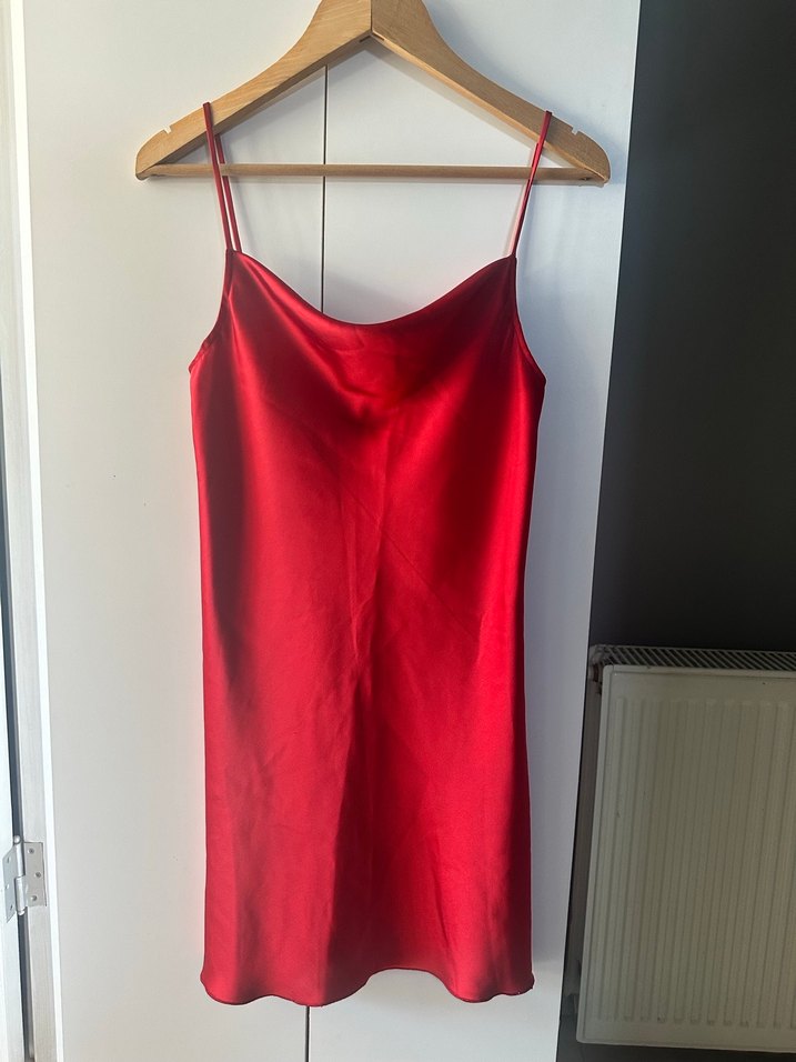 The Latest Thing Kırmızı Drapeli Midi Saten Elbise - Görsel 2