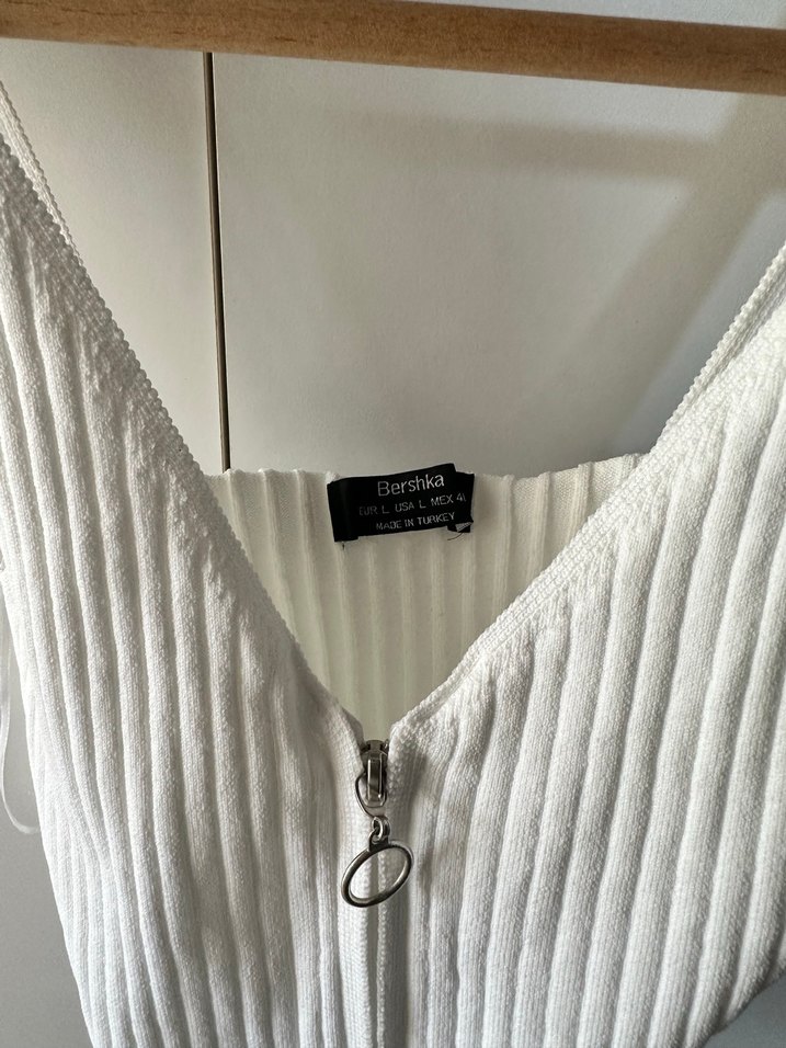 Bershka Crop Top Beyaz İnce Askılı Atlet - Görsel 2