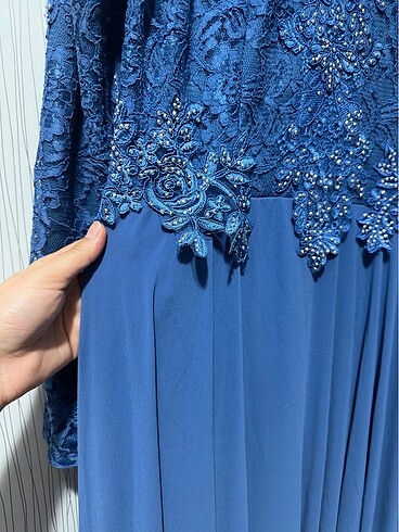 Mavi renk tesettür abiye - Görsel 4