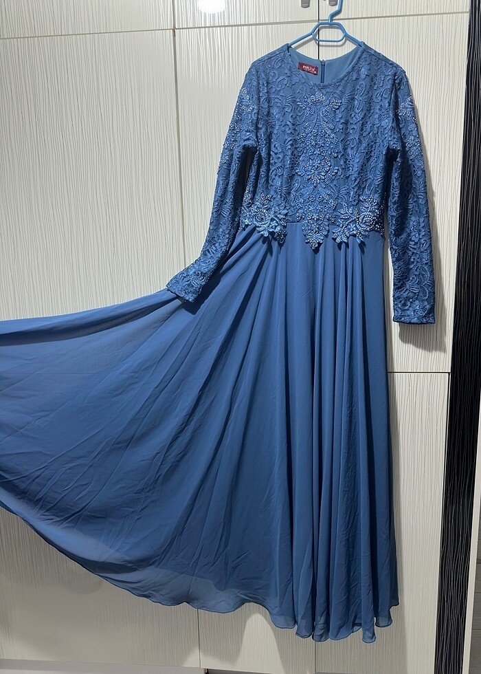 Mavi renk tesettür abiye - Görsel 3