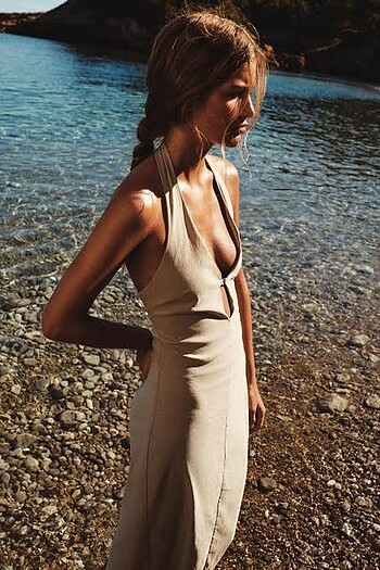 xl Beden Zara streç halter yaka midi elbise