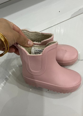 LC Waikiki Pembe Peluslu Cocuk Yagmur Botu
