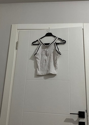 Beyaz Mini Halter Yaka Kolsuz Crop Top