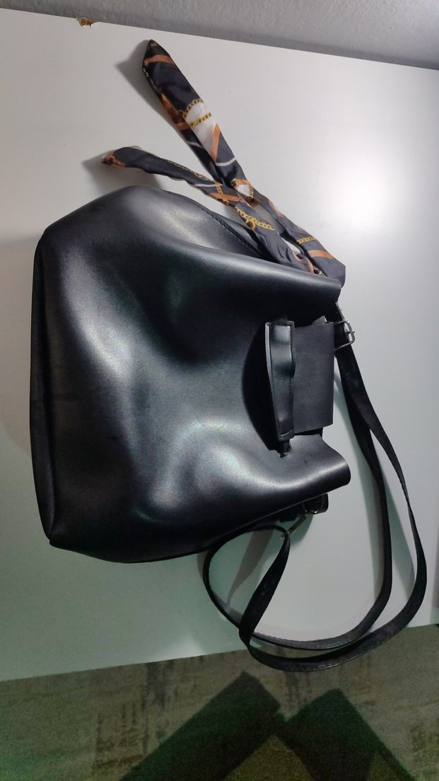 Kadın Siyah Deri Sırt Çantası - Görsel 2