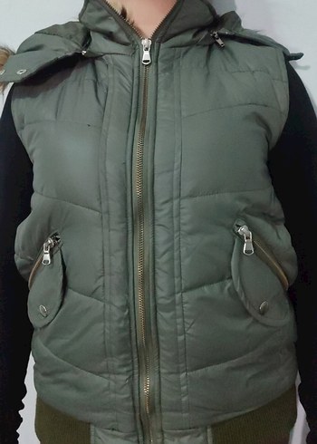 Gri Kapüşonlu Kürklü Kadın Yelek - Görsel 2