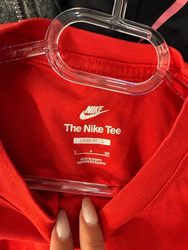 Kırmızı Nike Oversize Tişört — görsel 3/3