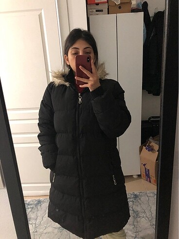 Zara Mont.