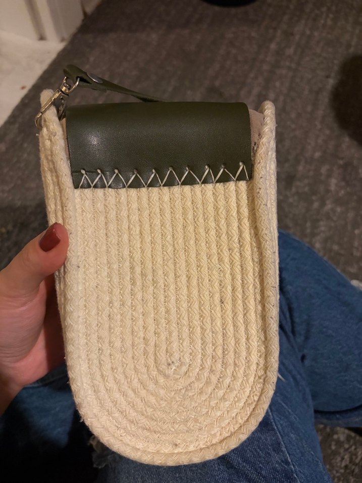 Yeşil Tokalı Örgü Kadın Bej Çapraz Çanta - Görsel 4