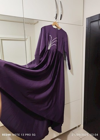 42 Beden Nakışlı Uzun Mor Kuyruklu Kadın Elbise
