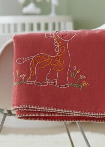 Muslin kumaştan el işlemesi Kırmızı Çocuk Battaniyesi - Görsel 3