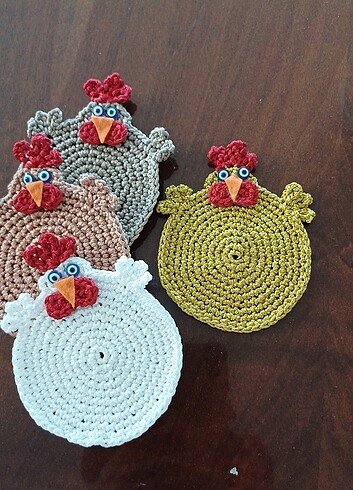  Beden çeşitli Renk Tığ İşi Tavuk Desenli Bardak Altlığı 4lu set, polyester makrome 