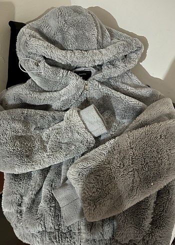 bershka Gri Kapüşonlu Kadın Peluş Mont