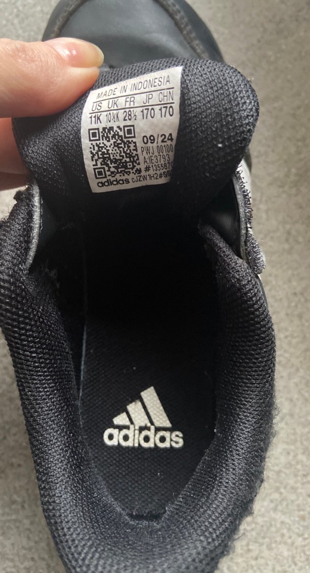 Orijinal Adidas
kutusu mevcut, etiketli iki kere giyildi.28,5 no - Görsel 2