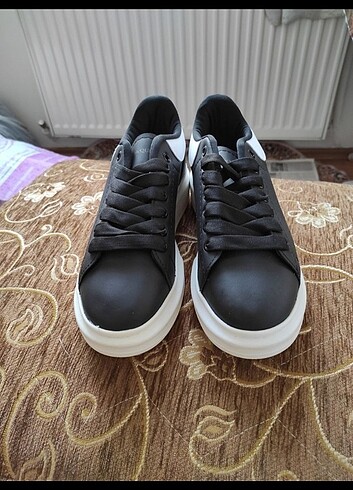 Alexander McQueen Yeni ayakkabı