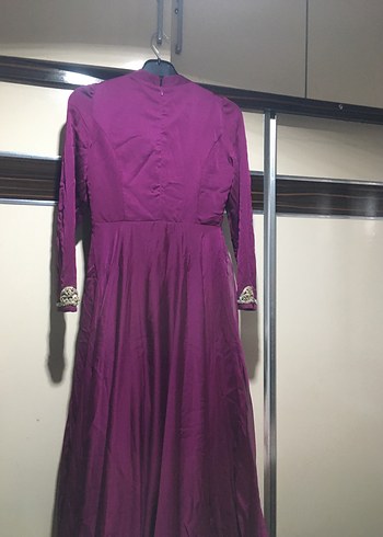 Uzun Kollu İşlemeli Mor Uzun Abiye - Görsel 4