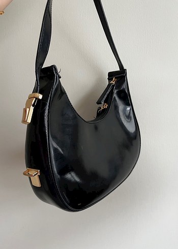 Parlak Siyah Deri Tokalı Kadın Çanta - Görsel 2