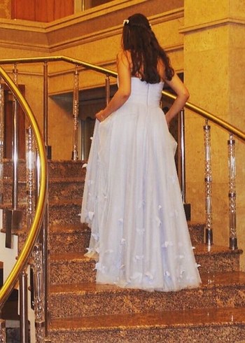 Romance Ömür Özer Mavi Kelebekli Drapeli Nişan Elbisesi - Görsel 2