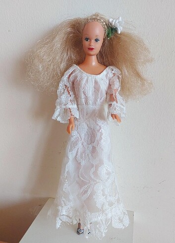 Vintage Fatoş Barbie Bebek 