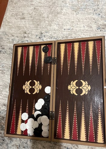 Kahverengi Ahşap Satranç ve Tavla Seti