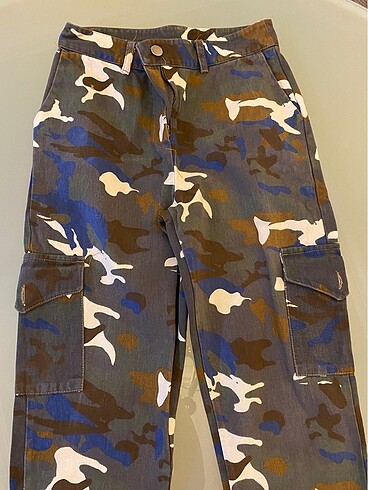 Zara Zara kamuflaj pantolon