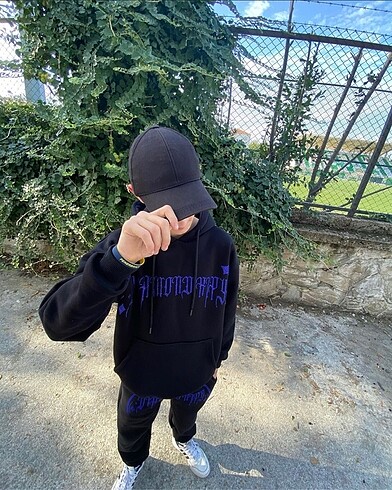 TAŞLI GİYİLMEMİŞ OVERSİZE SWEATSHİRT