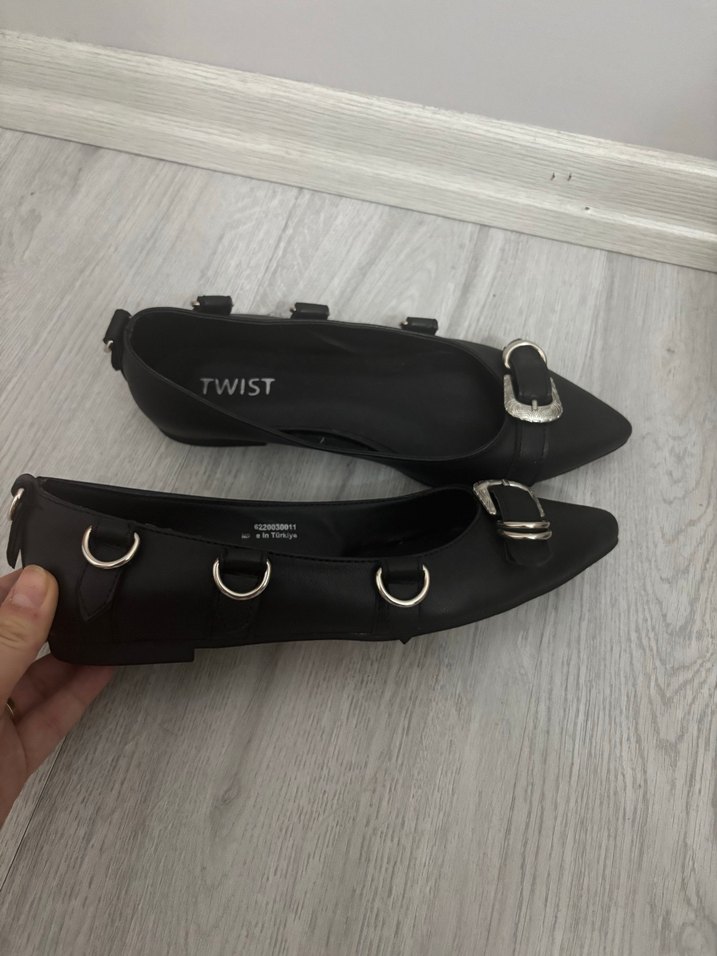 Siyah Deri Tokalı Gotik Stiletto Kadın Ayakkabı - Görsel 3