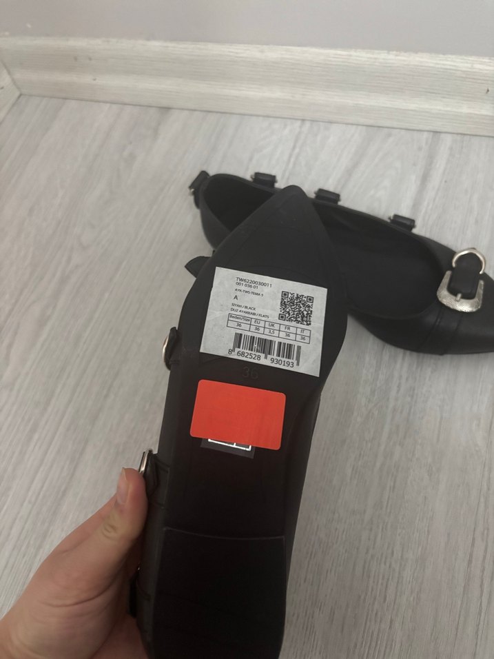 Siyah Deri Tokalı Gotik Stiletto Kadın Ayakkabı - Görsel 4