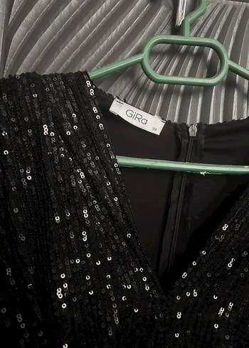 Parlak Siyah Uzun Kollu V Yaka Abiye Elbise - Görsel 5