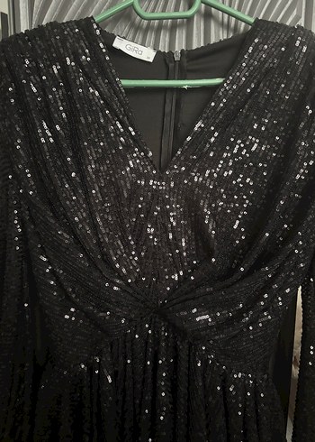 Parlak Siyah Uzun Kollu V Yaka Abiye Elbise - Görsel 6