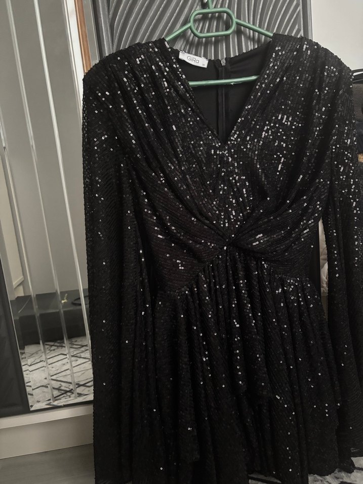 Parlak Siyah Uzun Kollu V Yaka Abiye Elbise - Görsel 4