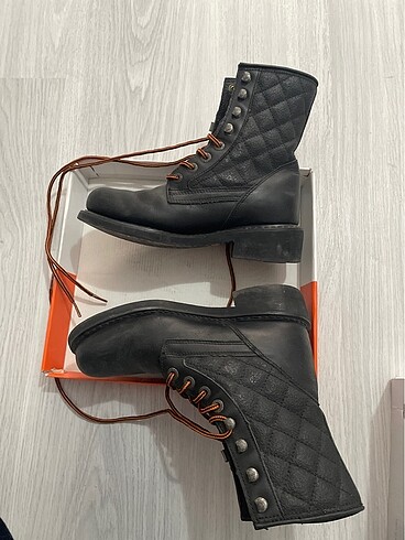39 Beden siyah Renk Harley Davidson Bot 39 nu