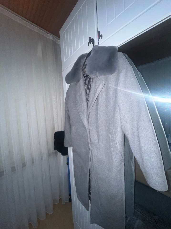 Gri Kışlık Kaban, Kürk Yaka Detaylı - Görsel 3