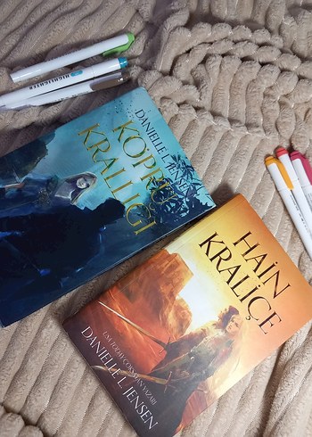 Köprü Krallığı & Hain Kraliçe Roman Seti
