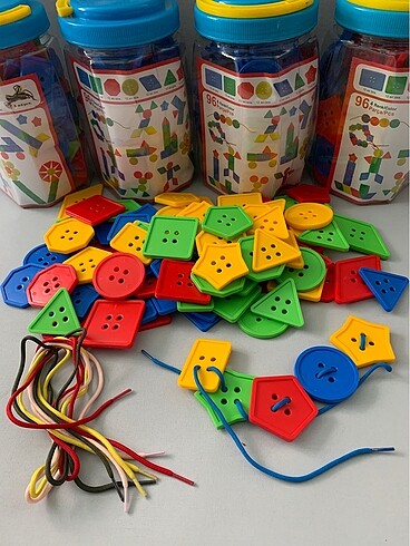 Renkli geometrik düğmeler