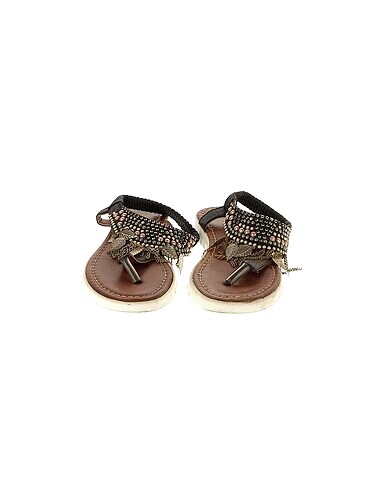 36 Beden PreLoved Sandalet %70 İndirimli.
