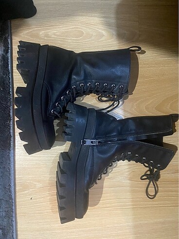 36 Beden Bershka combat bot
