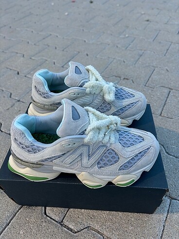 New Balance 9060 Bricks & Wood