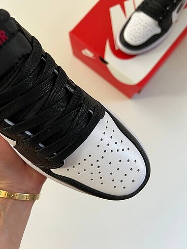 37 Beden çeşitli Renk Nike Air Jordan 1 Low Black Toe