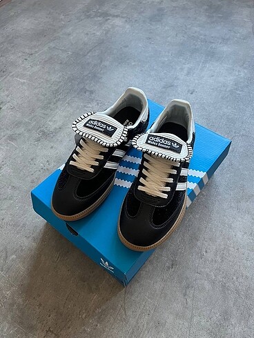 Adidas Adidas Wales Bonner ? Core Black