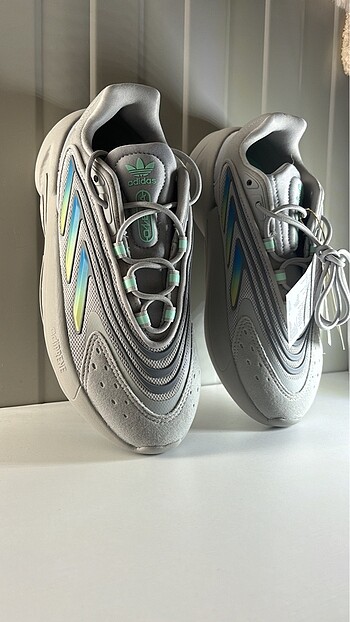 Adidas Ozelia