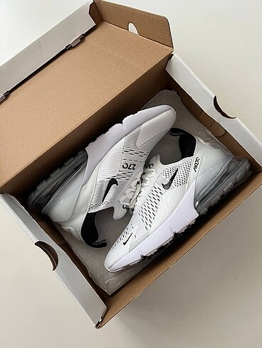 38 Beden Nike Air 270 White