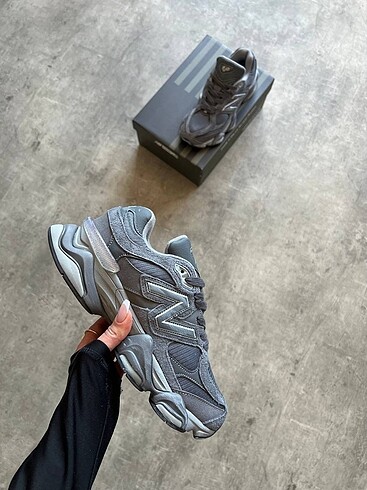 New Balance 9060 Magnet
