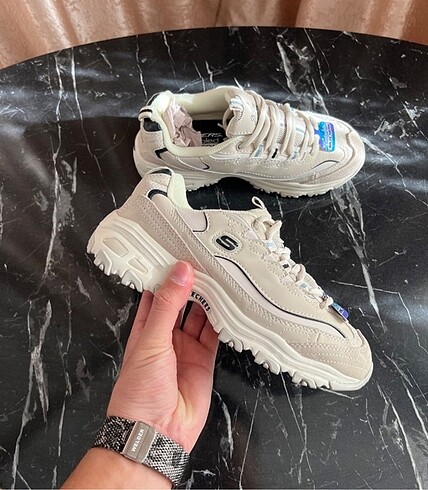 Skechers DLites Cream Black