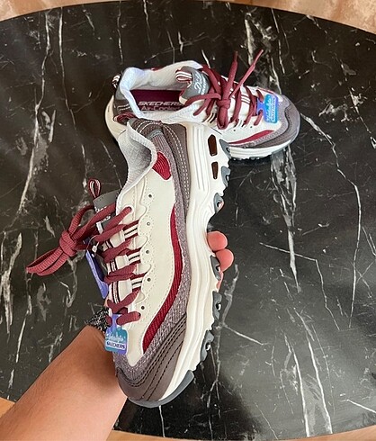 38 Beden Skechers DLites