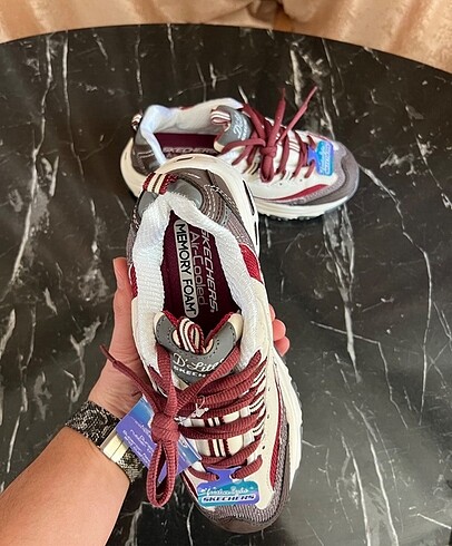 38 Beden bordo Renk Skechers DLites